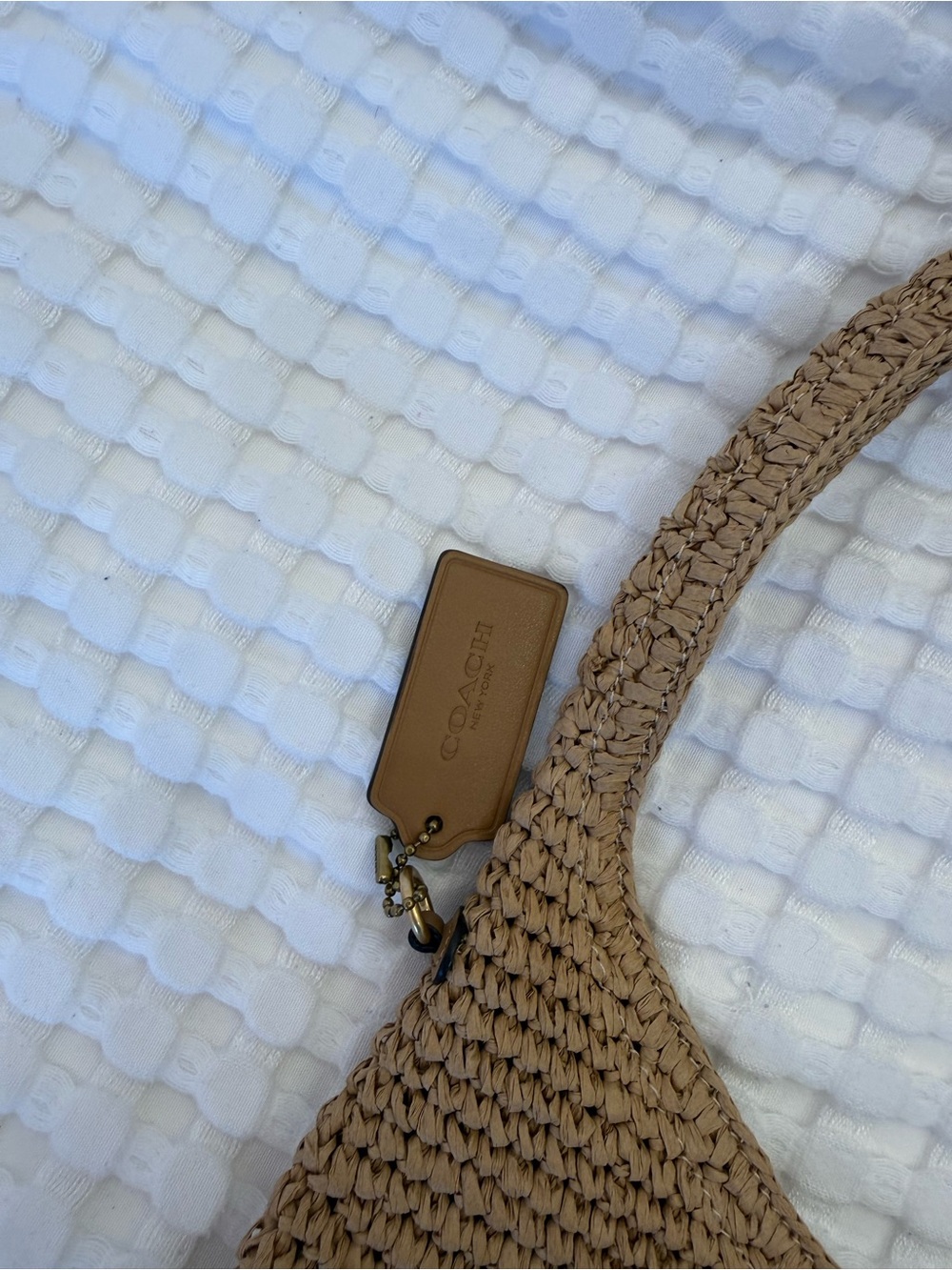 NWOT Coach Brooklyn Shoulder Bag 28 Tan Crochet with Embossed Logo Straw Natural - Picture 4 of 6